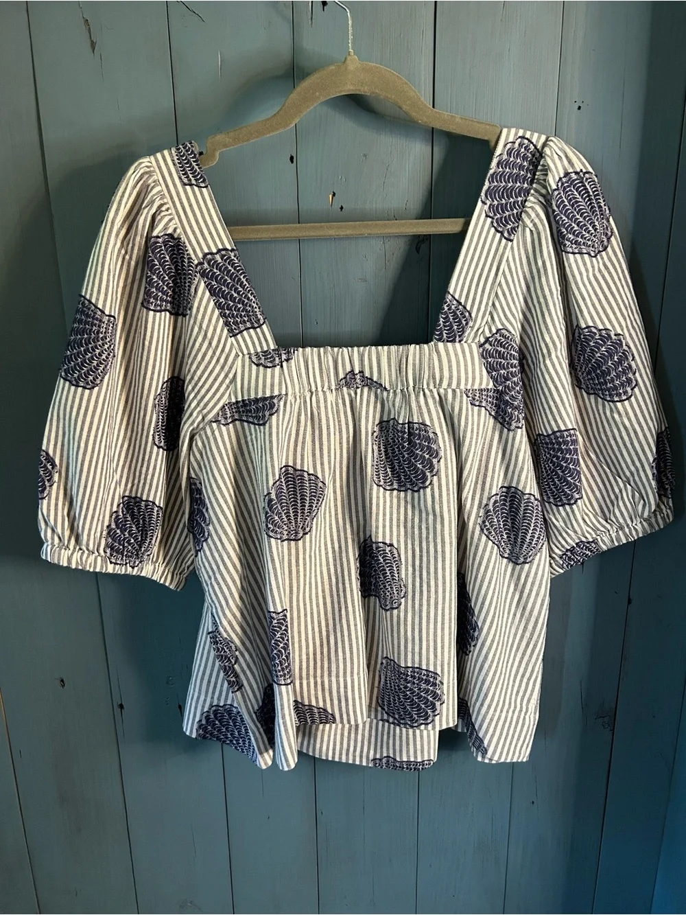 Vineyard Vines Navy Blue and White Dotted Stripe w/Seashell Embroidery | Large